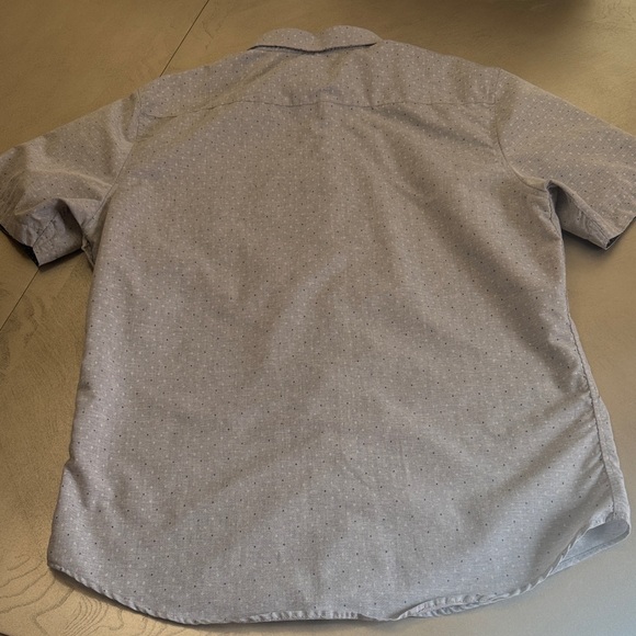 Classic Gray Button-Down Shirt for Men - Picture 8 of 9